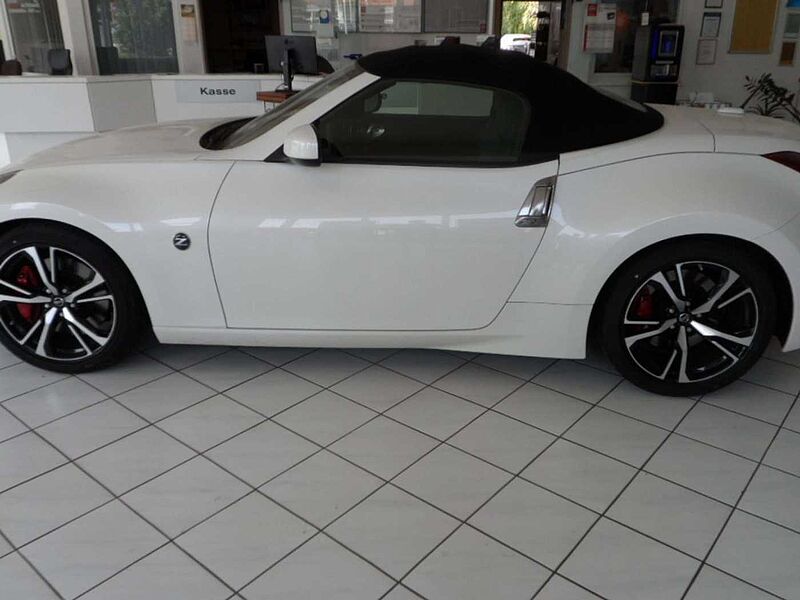 Nissan 370Z Cabrio    Pack