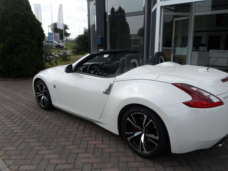 Nissan 370Z Cabrio    Pack