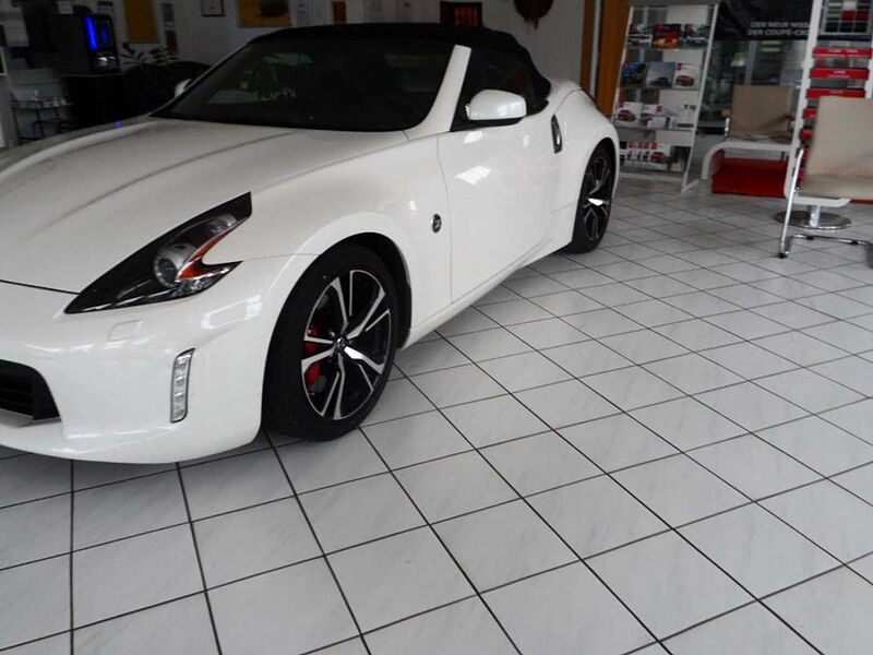 Nissan 370Z Cabrio    Pack