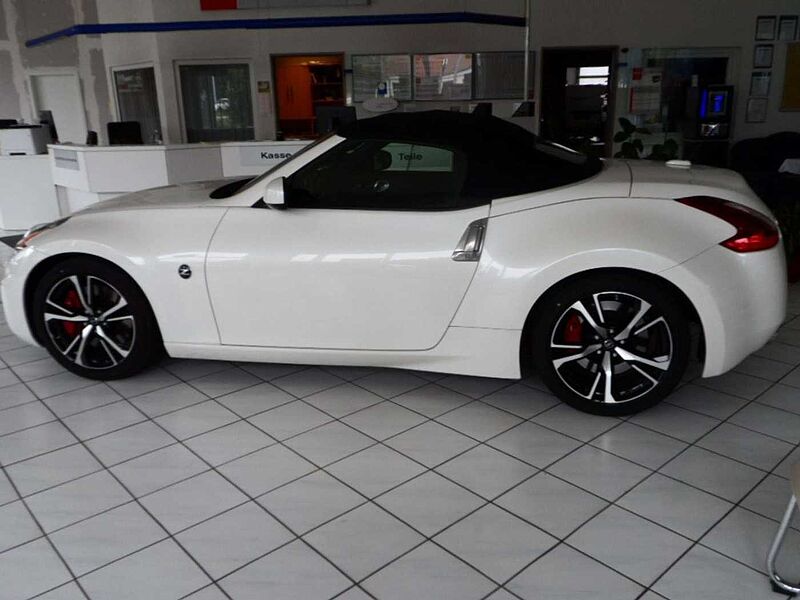 Nissan 370Z Cabrio    Pack