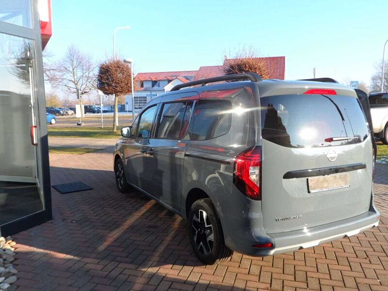 Nissan Townstar L2 2,3 Tekna 7 Sitze